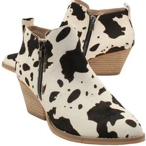 Very Volatile Brown/White Calf Hair Gracemont Cowboy‎ Booties Sz. 10